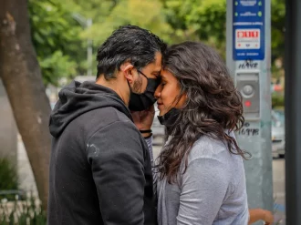 Menos contacto y más desconfianza: así cambió el amor con la pandemia