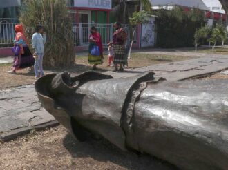 En medio de la «pausa» entre México y España, continúa la batalla contra los símbolos de la Conquista