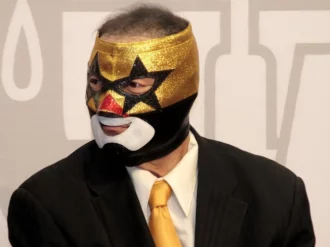 Luchador Súper Muñeco es hospitalizado; su estado es delicado