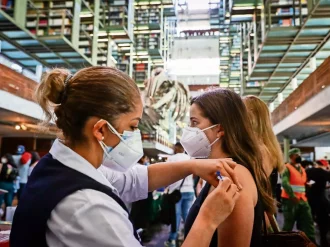 ¿Qué pondría en riesgo la posibilidad de terminar con la pandemia en 2022?: OMS advierte