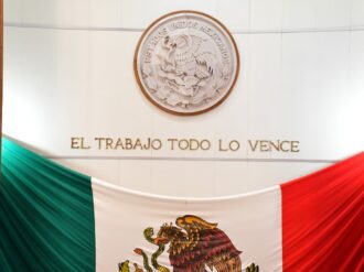 Llama la Legislatura a AMLO a pagar adeudos al suplentes de salud