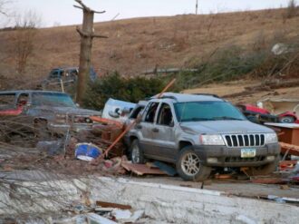 Tornado deja al menos 7 muertos en Iowa, EU
