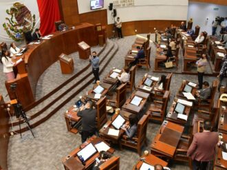 Diputados voltean a ver a los desplazados de Jerez