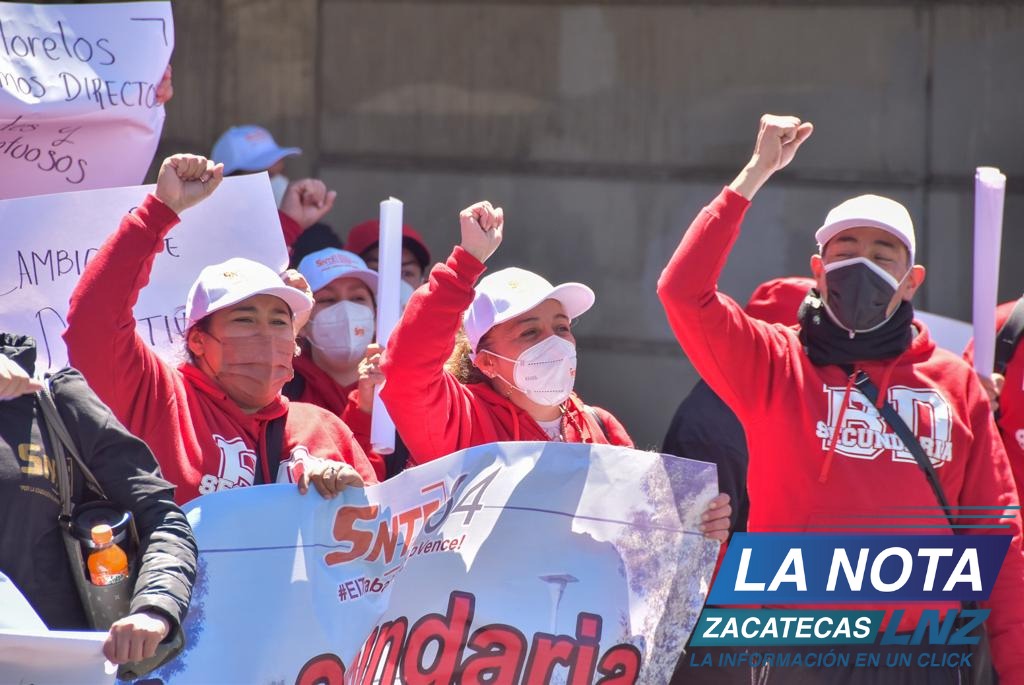 Se manifiesta la sección 34 del SNTE contra la Seduzac
