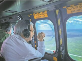 Pese a veda, AMLO comparte supervisión de las obras del Tren Maya