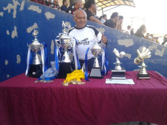 Premian a los campeones de la Liga Golden