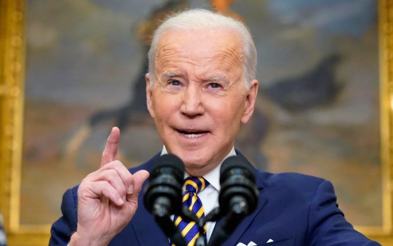 Anuncia Biden embargo a importación de petróleo y gas rusos
