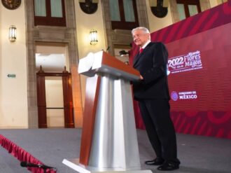 Me levanto a las 5 de la mañana todos los días para que no haya violencia contra las mujeres: AMLO