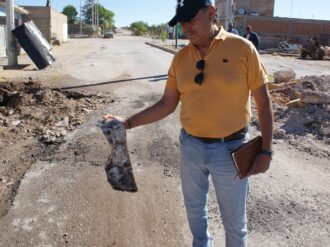 Mandan pipa de agua a vecinos de la Centauro
