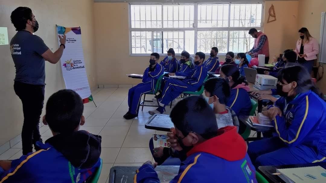 Alumnos aprenden a canalizar sus emociones a su favor