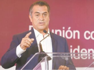 Detienen a El Bronco por desvío de recursos
