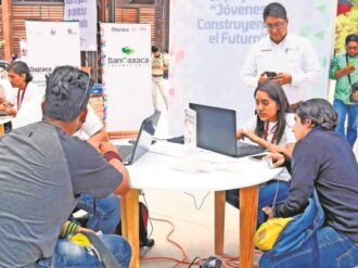 AMLO inicia la fusión de organismos y dependencias