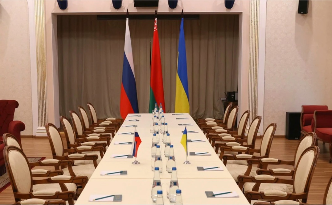 Retoman negociaciones Ucrania y Rusia