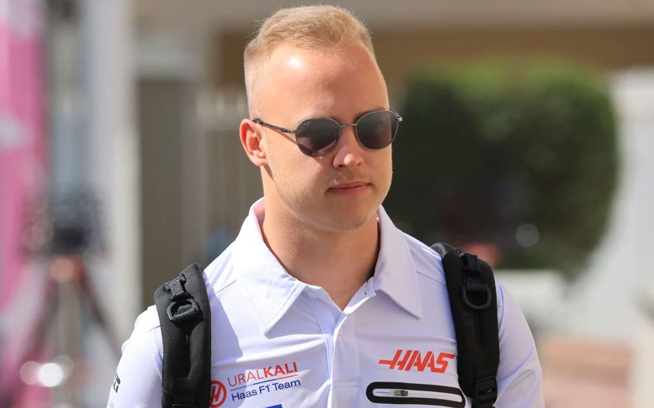 El piloto ruso Nikita Mazepin fue despedido de la escudería Haas