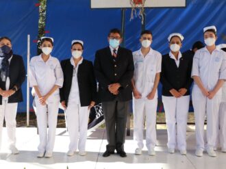 Imponen cofias y gafetes a 256 estudiantes de Enfermería