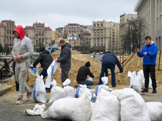 Ucrania llama a sus ciudadanos hacer una «guerra de guerrillas» contra las tropas rusas