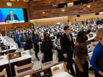 Muestran en video cómo ignoran a canciller de Rusia durante discurso en la Conferencia de Desarme de la ONU