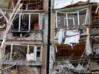 Bombardeo ruso sobre antigua panadería deja 13 muertos en Ucrania