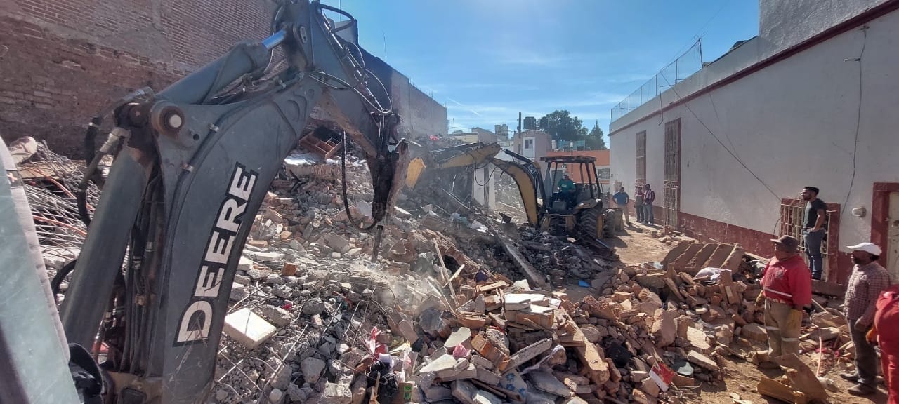 Supervisan autoridades municipales restablecimiento de zona afectada tras explosión de gas LP