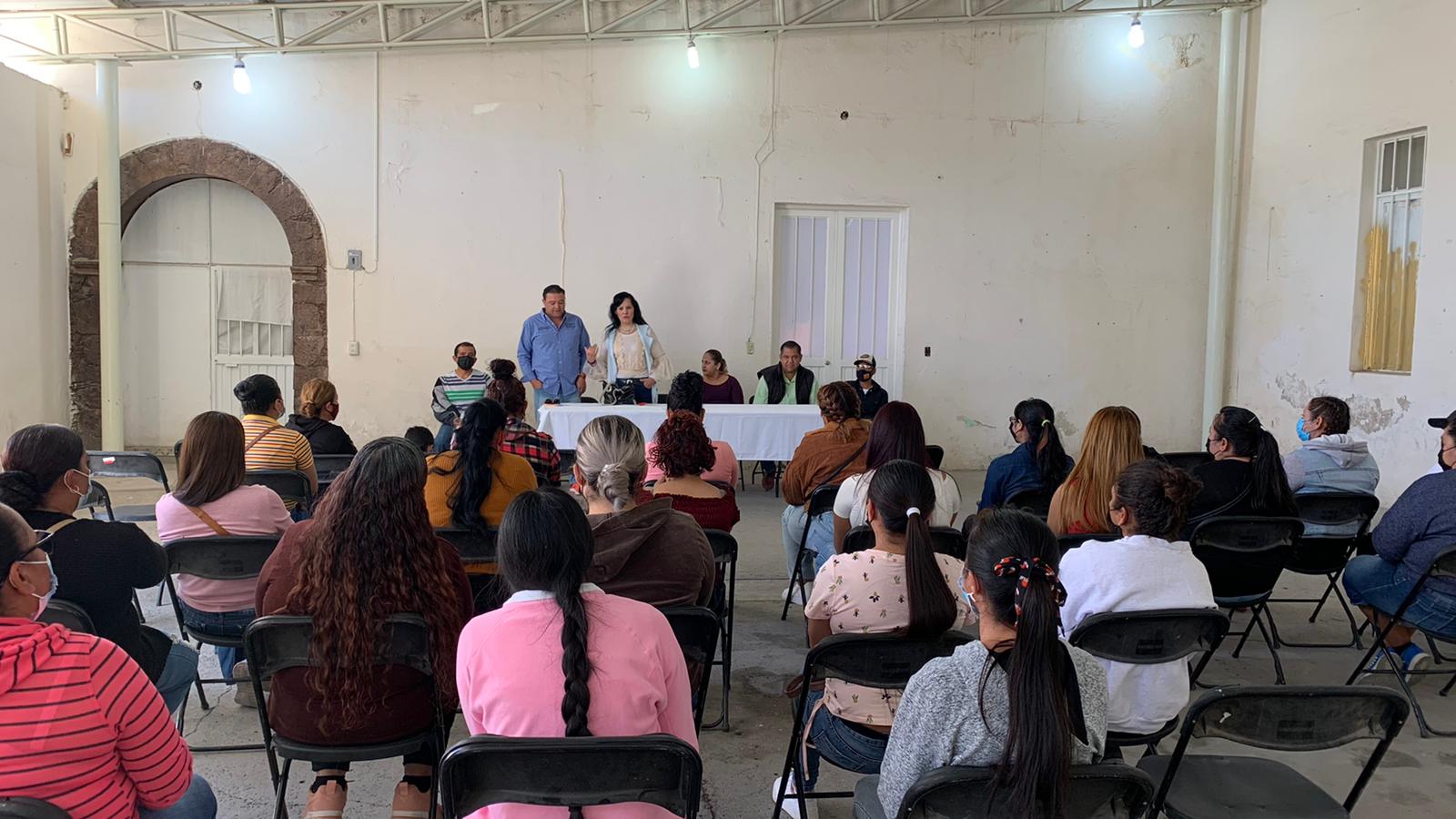Capacitan a 50 jornaleros que trabajaran en EU y diversos estados del país