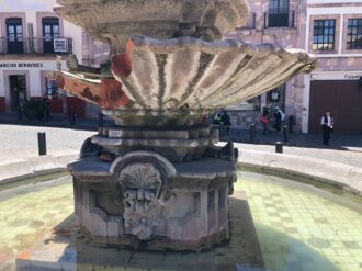 Daño de la Fuente de los Faroles posiblemente por falta de mantenimiento