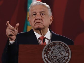 Reforma electoral también contempla reducción de legisladores plurinominales, anuncia AMLO