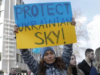 Denuncia Zelenski destrucción de aeropuerto ucraniano por ocho misiles rusos