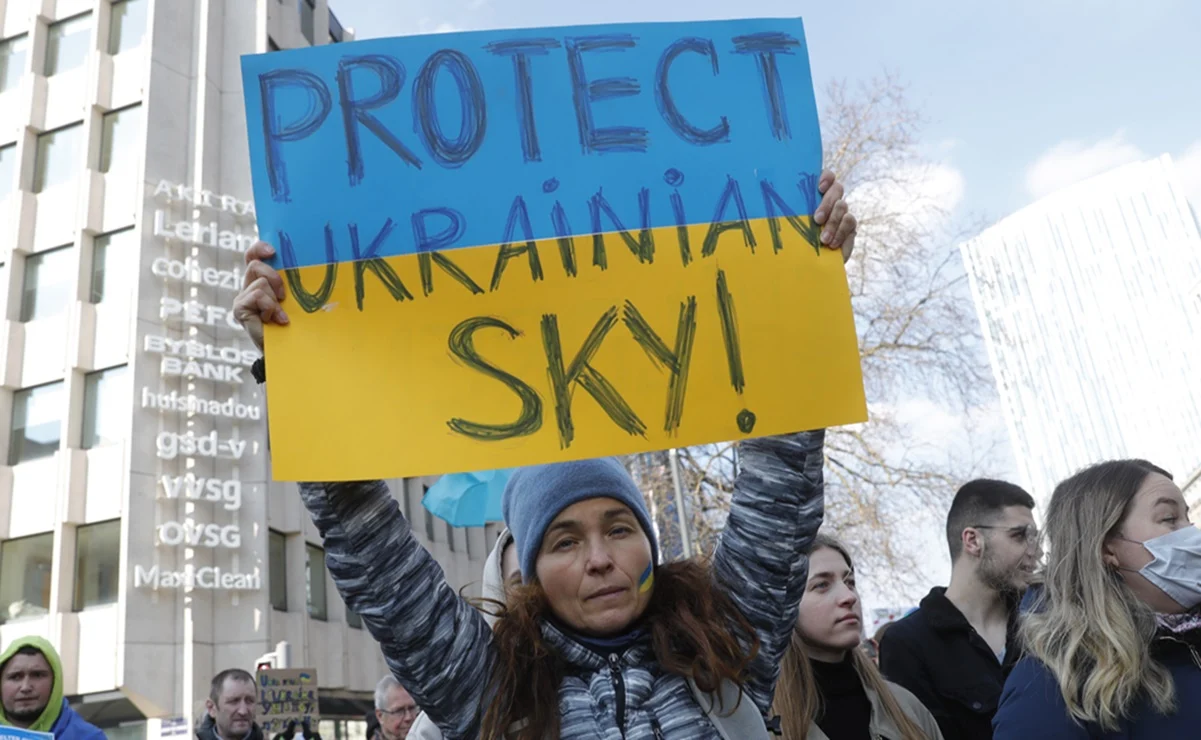Denuncia Zelenski destrucción de aeropuerto ucraniano por ocho misiles rusos