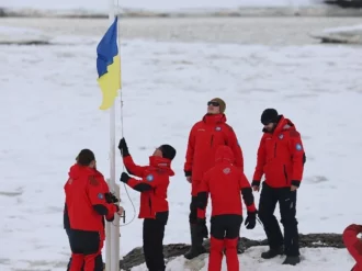 «Nos sentimos impotentes al estar tan lejos de nuestro país»: los científicos de Ucrania varados en la Antártida