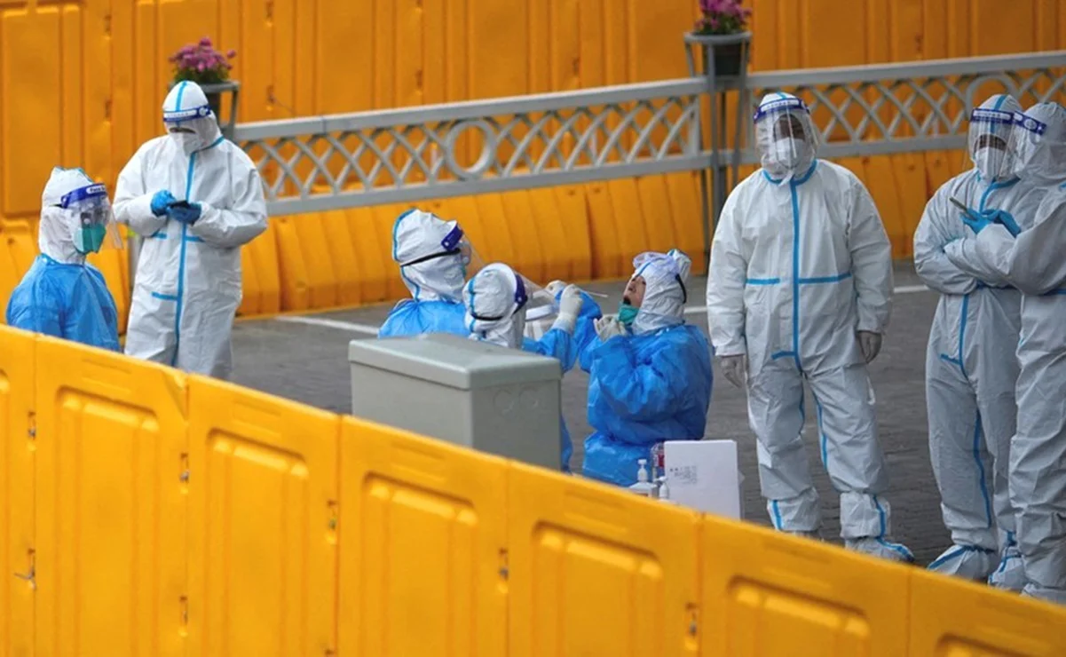 Ordena China el confinamiento de Shanghái por el aumento de casos Covid-19