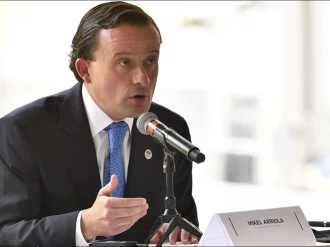 Mikel Arriola anuncia el fin de las barras en el futbol mexicano