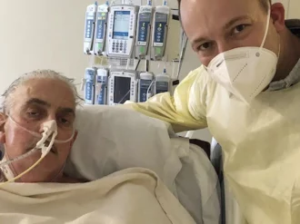 Muere el primer paciente que recibió un trasplante de corazón de cerdo