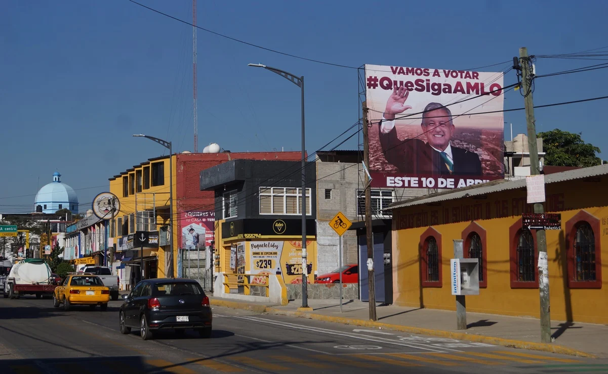 Senado aprueba decreto que permite a funcionarios promocionar consulta de revocación de mandato de AMLO