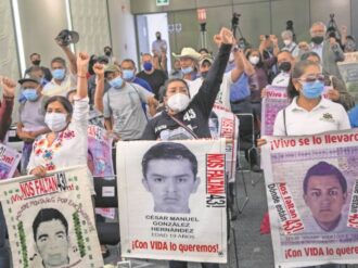 Nos han mentido durante siete años: padres de los 43