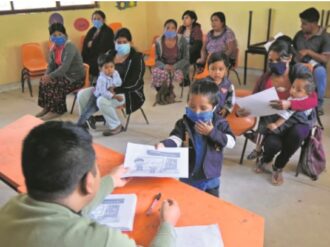 Lento y con baches, el camino hacia la federalización de la nómina educativa