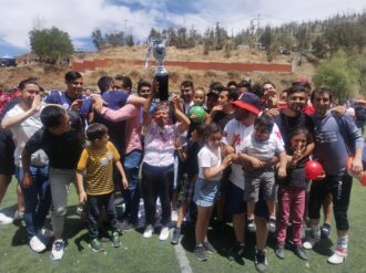 Se corona Óptica Mayo campeón del Torneo de Semana Santa de La Pinta
