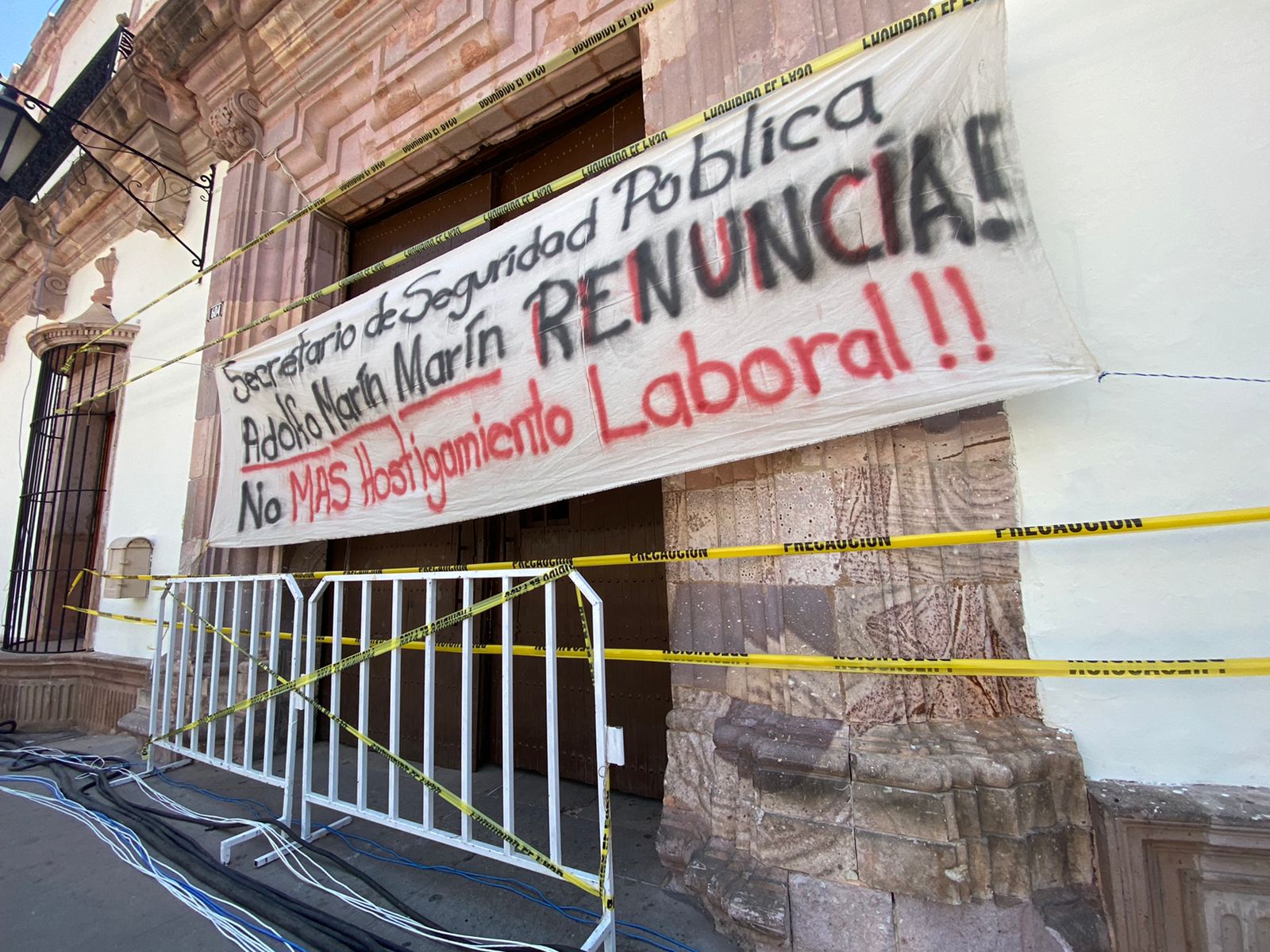Solicitan protección policías estatales en protesta