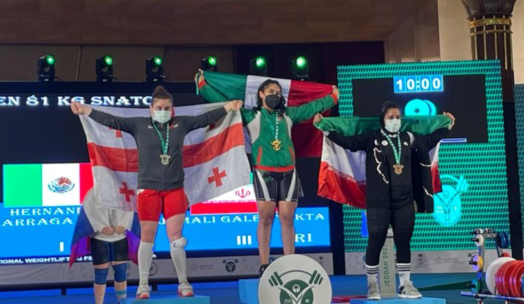 Joven pesista va por todo en el Campeonato Mundial de Halterofilia en Grecia