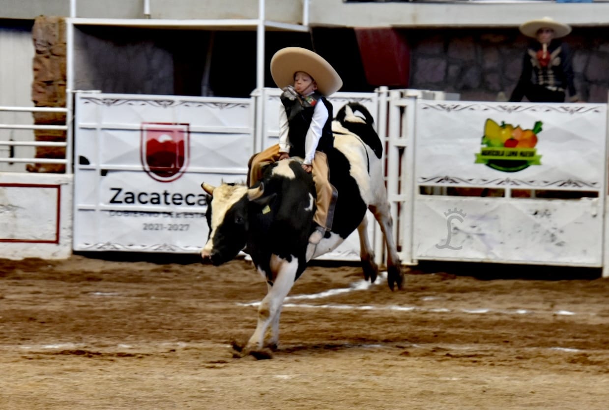 Rinden charros de Zacatecas homenaje a Pablo Cabral Vargas