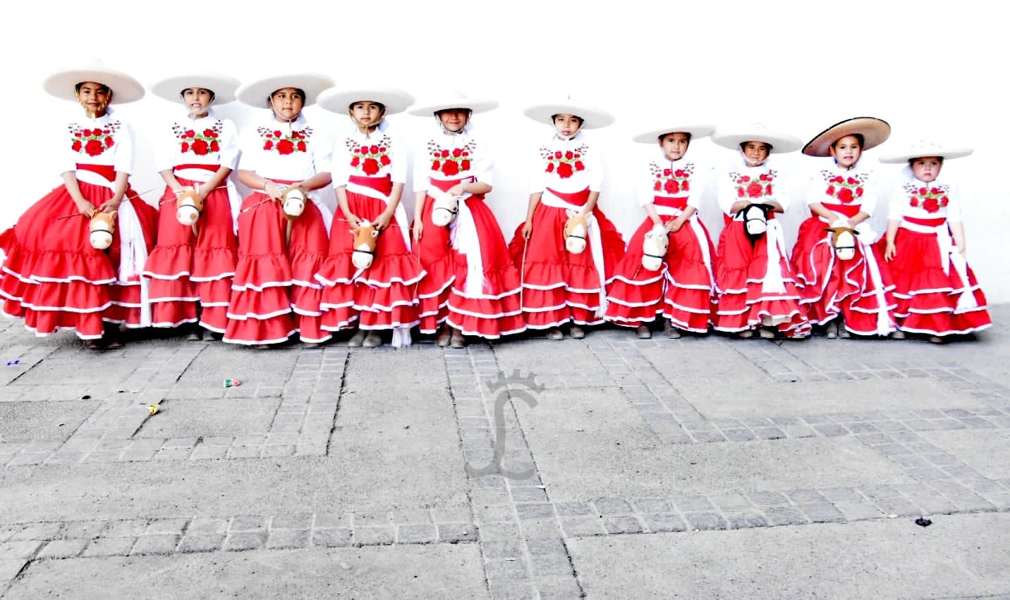 Hace gala Escaramuza Descendencia Charra  en el monumental lienzo charro