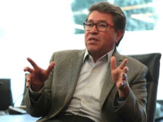 Visita Ricardo Monreal a El Bronco como “gesto de solidaridad”