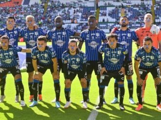 Violencia en la cancha, otra vez los Gallos