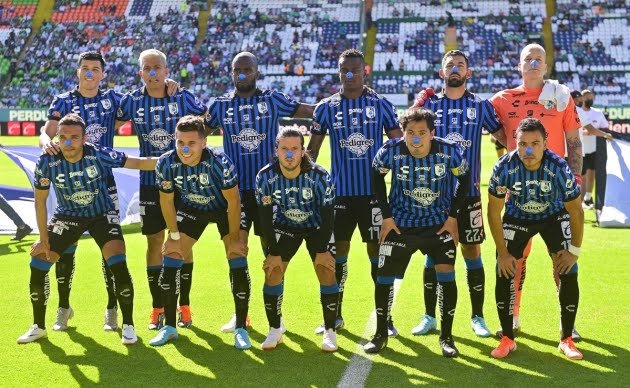 Violencia en la cancha, otra vez los Gallos