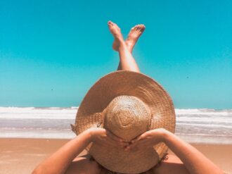 Tomar vacaciones beneficia tanto a empleados como a empresas