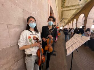 Las calles de Zacatecas se inundan de talento local