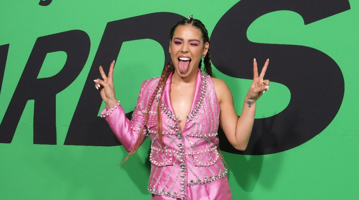 Danna Paola y Belinda, en nueva versión de “Chicas Pesadas”