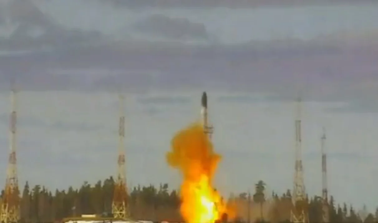 Así es el misil Sarmat de largo alcance con el que Vladimir Putin advierte a los enemigos de Rusia