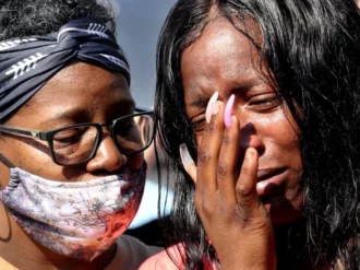 Lo que sabemos del sospechoso y las víctimas del tiroteo en Buffalo que se investiga como crimen de odio racial