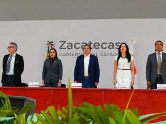 David Monreal toma protesta a los comités de ética de la administración estatal