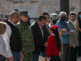 Gobernador David Monreal precede Honores a la Bandera en Valparaíso